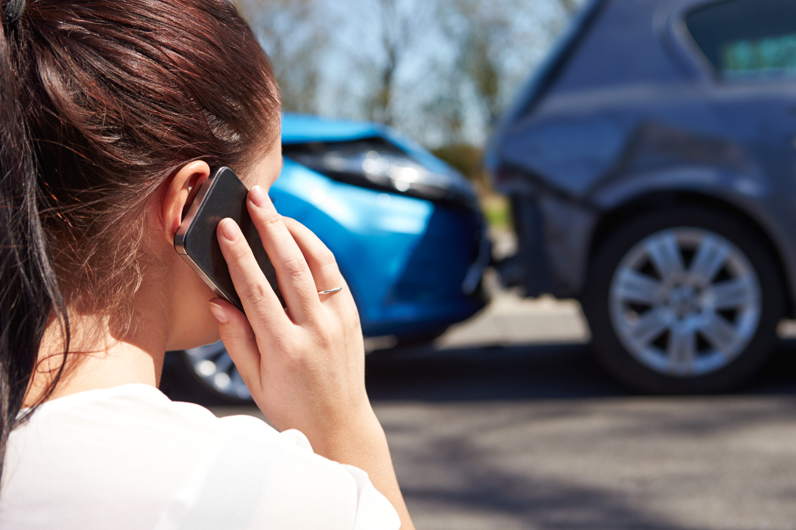 Should I Call 911 After a Jacksonville Car Accident?